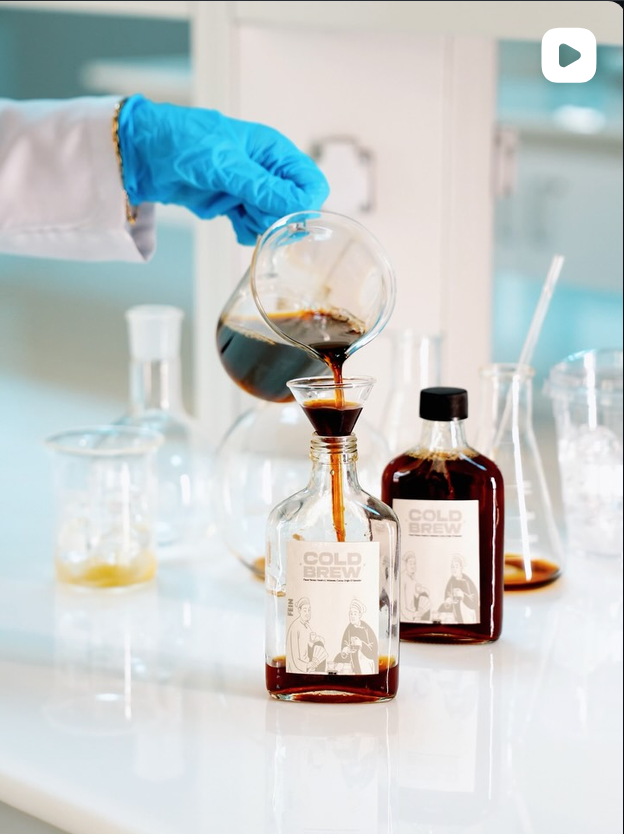 Şişelere doldurulan FEIN cold brew